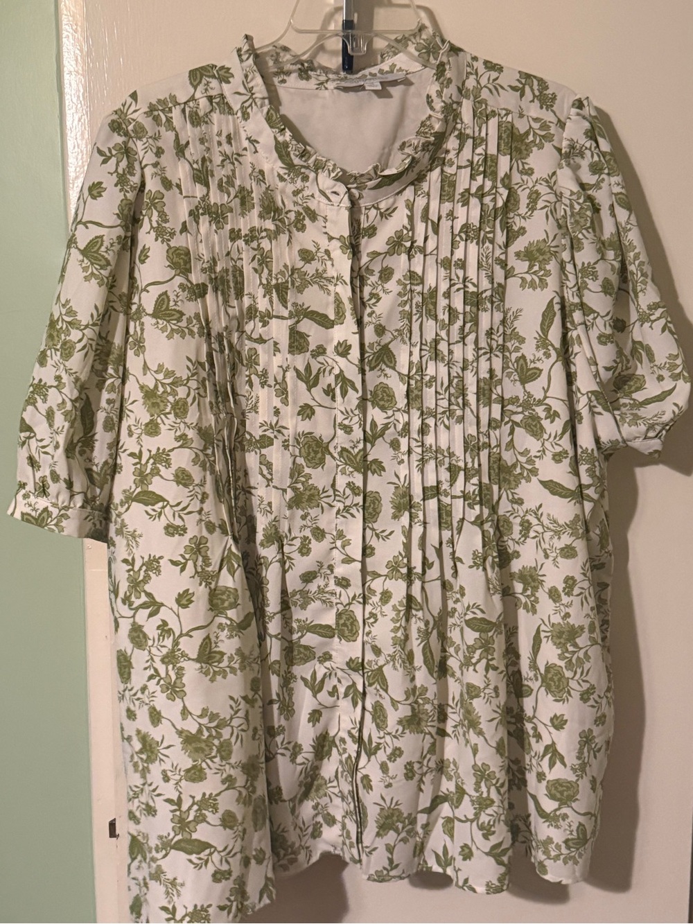 Sugarlips White Button-Front Floral Pintuck Blouse with Green Print